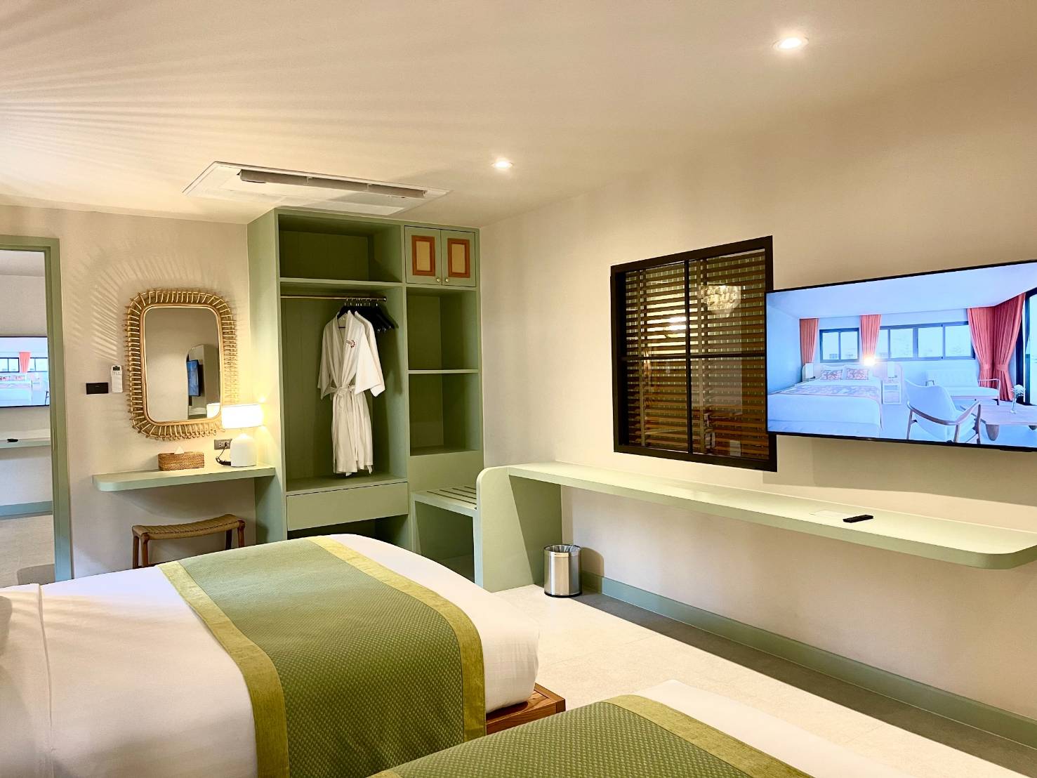 With a spacious living area and a separate bedroom, our Como One - Bedroom Suite is the ideal choice for either a family stay or business trips. These units offer the choice of a king size bed or two queen size beds.
The Como One - Bedroom Suites are situated in the Como building which is the latest addition to the Anantasila complex. Situated directly across from the hotel entrance, the Como Building is an excellent choice for value-minded travelers and small groups. It is approximately 70 meters from the beach.