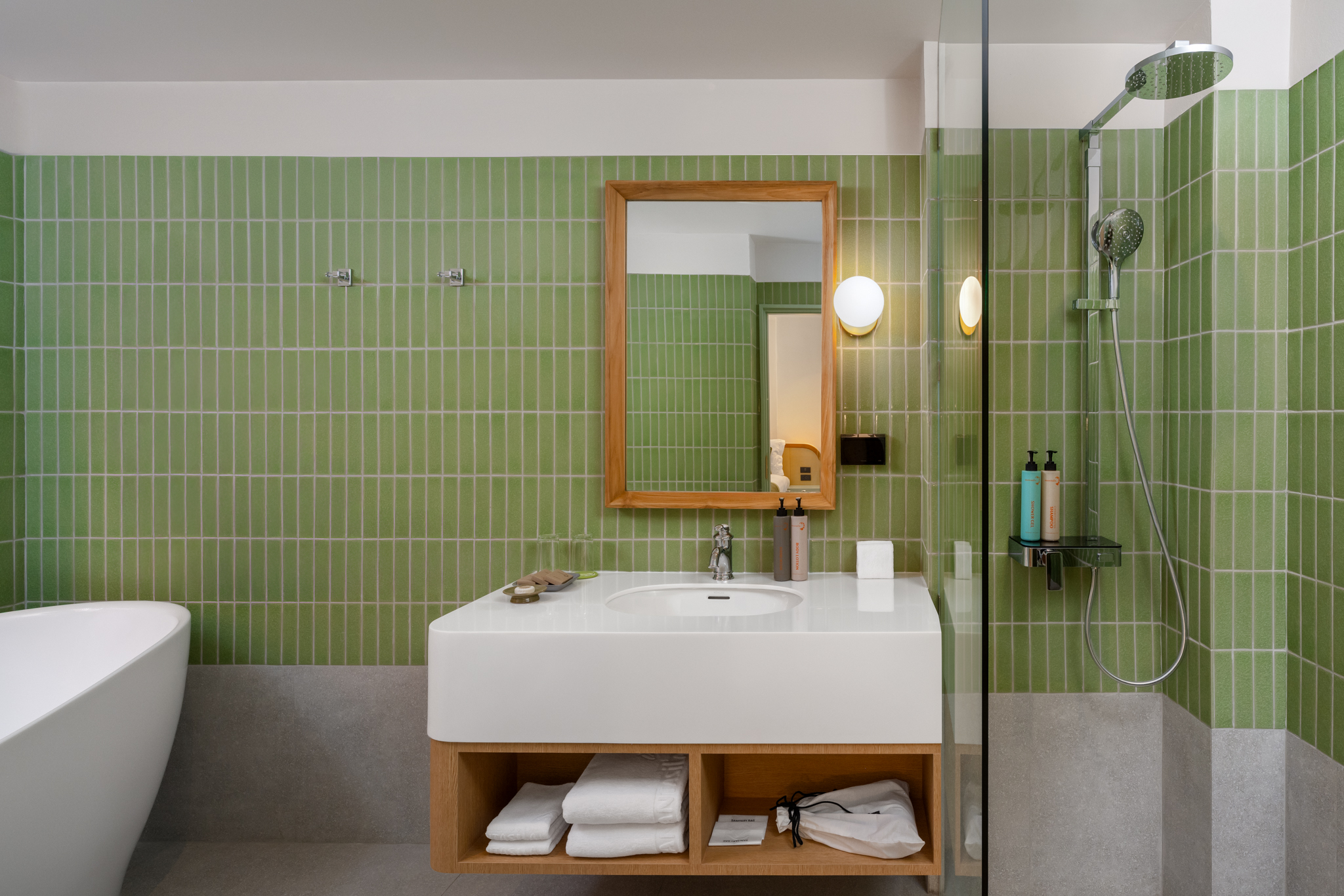 With a spacious living area and a separate bedroom, our Como One - Bedroom Suite is the ideal choice for either a family stay or business trips. These units offer the choice of a king size bed or two queen size beds.
The Como One - Bedroom Suites are situated in the Como building which is the latest addition to the Anantasila complex. Situated directly across from the hotel entrance, the Como Building is an excellent choice for value-minded travelers and small groups. It is approximately 70 meters from the beach.