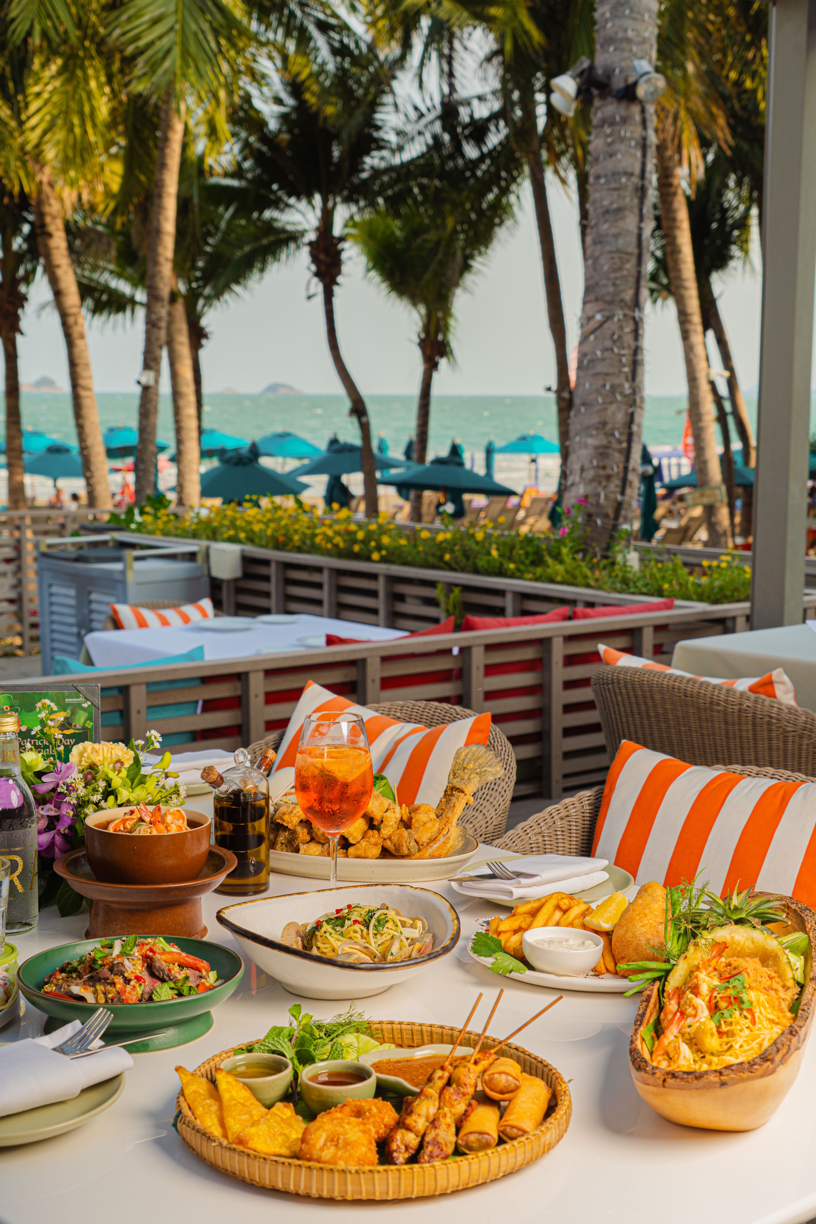 restaurant huahin,seafood huahin,special rate huahin,restaurant khaotakiab,restaurant beach,Huahin Beachfront Hotel and Resort,In the seaside resort of Hua Hin,americanfood huahin,ร้านอาหารริมทะเลหัวหิน,ร้านอาหาร5ดาวติดชายทะเล,ร้านอาหารพร้อมที่พัก,thebeachatanantasila
